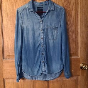 American Eagle Button Down Denim Long Sleeve Shirt